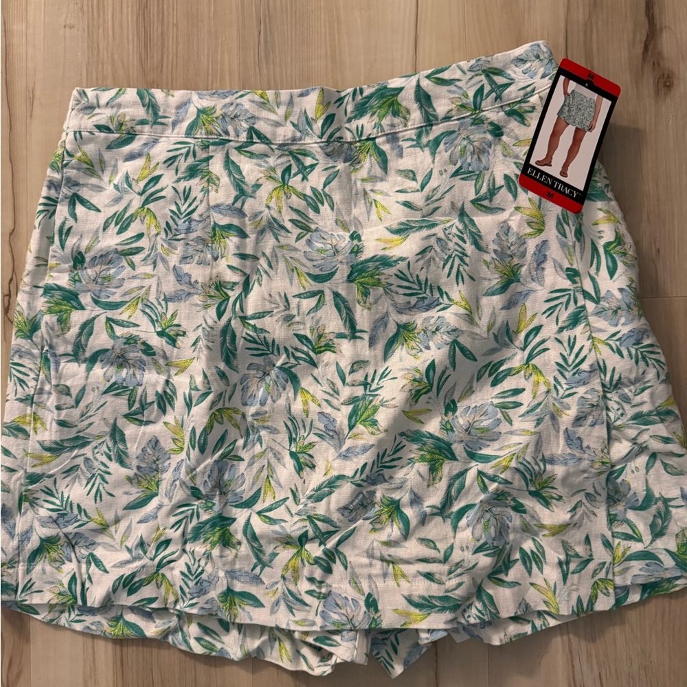 Ellen Tracy Green and Blue Floral Women's Skort